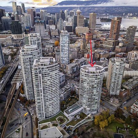 Lovely One-Bedroom Apartment With Pool, Hot Tub, And Gym In The Heart Of Downtown, Skytrain 3Min Away バンクーバー エクステリア 写真