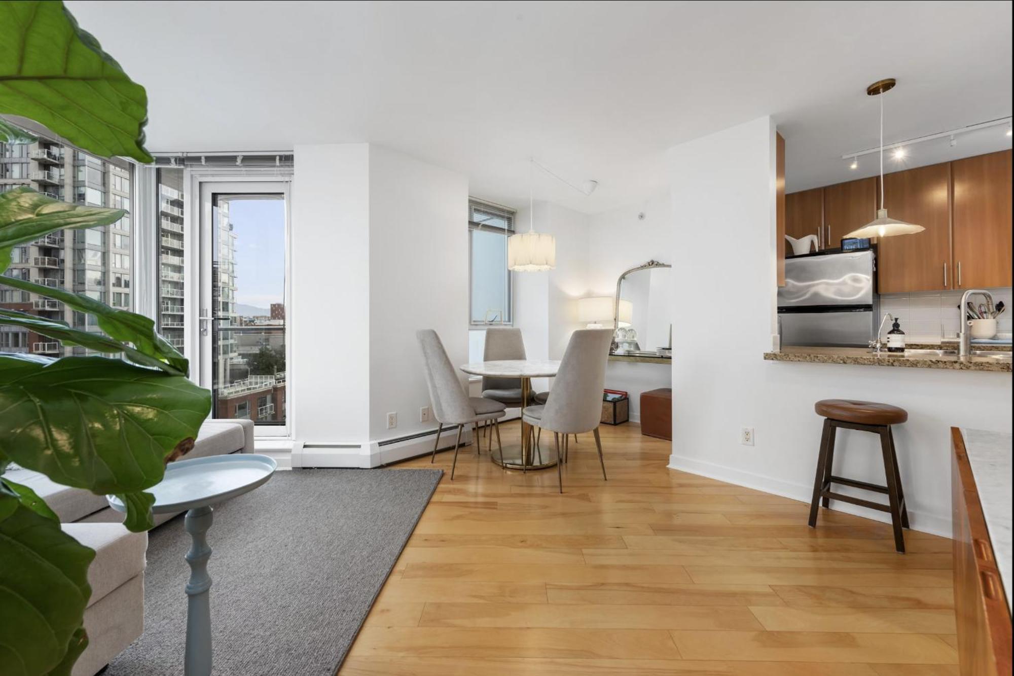 Lovely One-Bedroom Apartment With Pool, Hot Tub, And Gym In The Heart Of Downtown, Skytrain 3Min Away バンクーバー エクステリア 写真